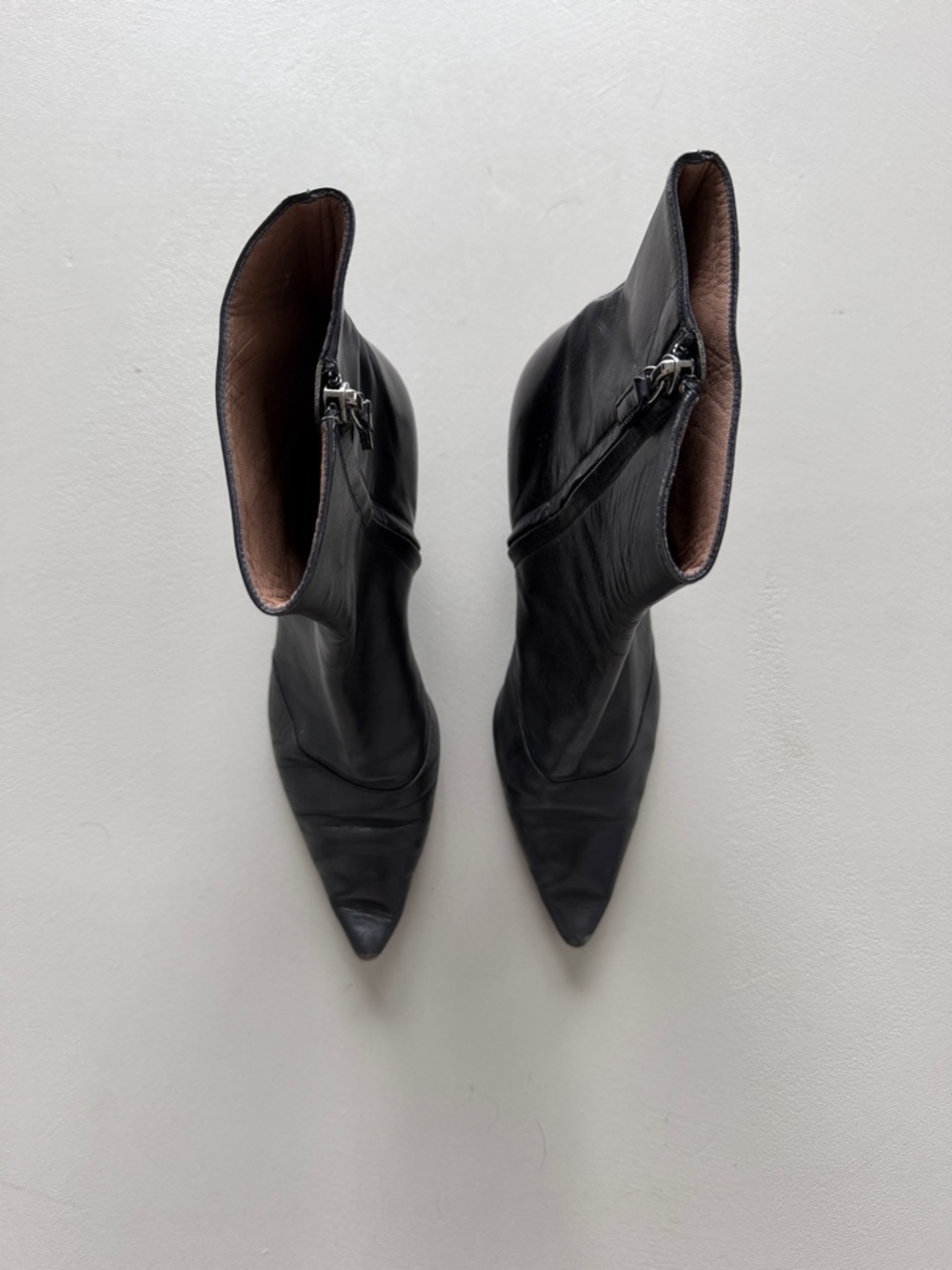 Gucci Black Pointed Toe Leather Mid-Calf Boots with Side Zip Accent
